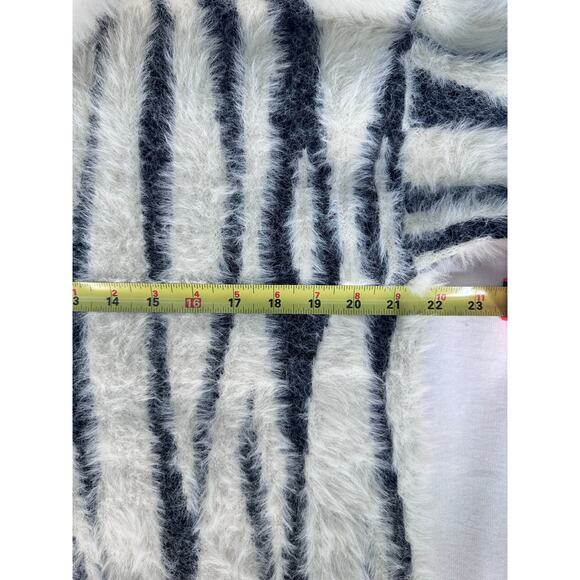 A by Anthropologie Women's sz L Cindy Eyelash Half-Zip Pullover SOFT Classy - Picture 5 of 7